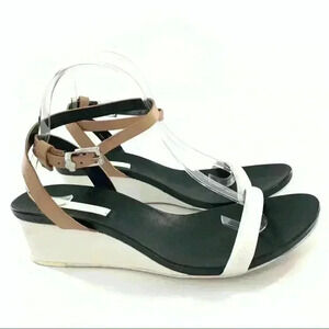 BCBG maxazria size 9.5 39.5 Darcie leather minimalist coastalgranny wedges
